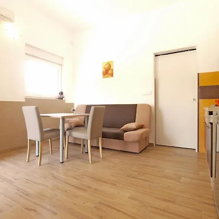 Fuer 3 Personen Ca 30 Qm In Liznjan, Istrien Suedkueste Von Istrien * Ližnjan