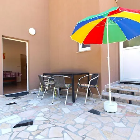 Apartment Fuer 3 Personen Ca 30 Qm In Liznjan, Istrien Suedkueste Von Istrien *