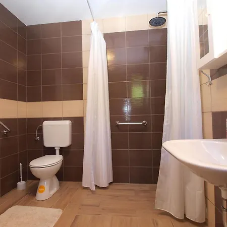 Apartment Fuer 3 Personen Ca 30 Qm In Liznjan, Istrien Suedkueste Von Istrien *