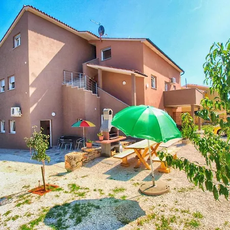 Fuer 3 Personen Ca 30 Qm In Liznjan, Istrien Suedkueste Von Istrien Apartment *
